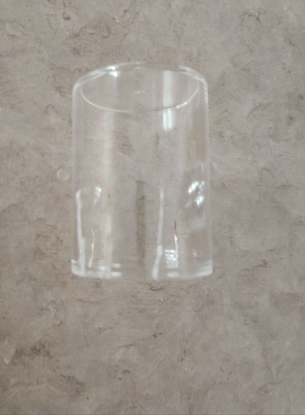 Kenra Platinum Silkening Gloss - Silver Pump Bottle - Picture 3 of 4